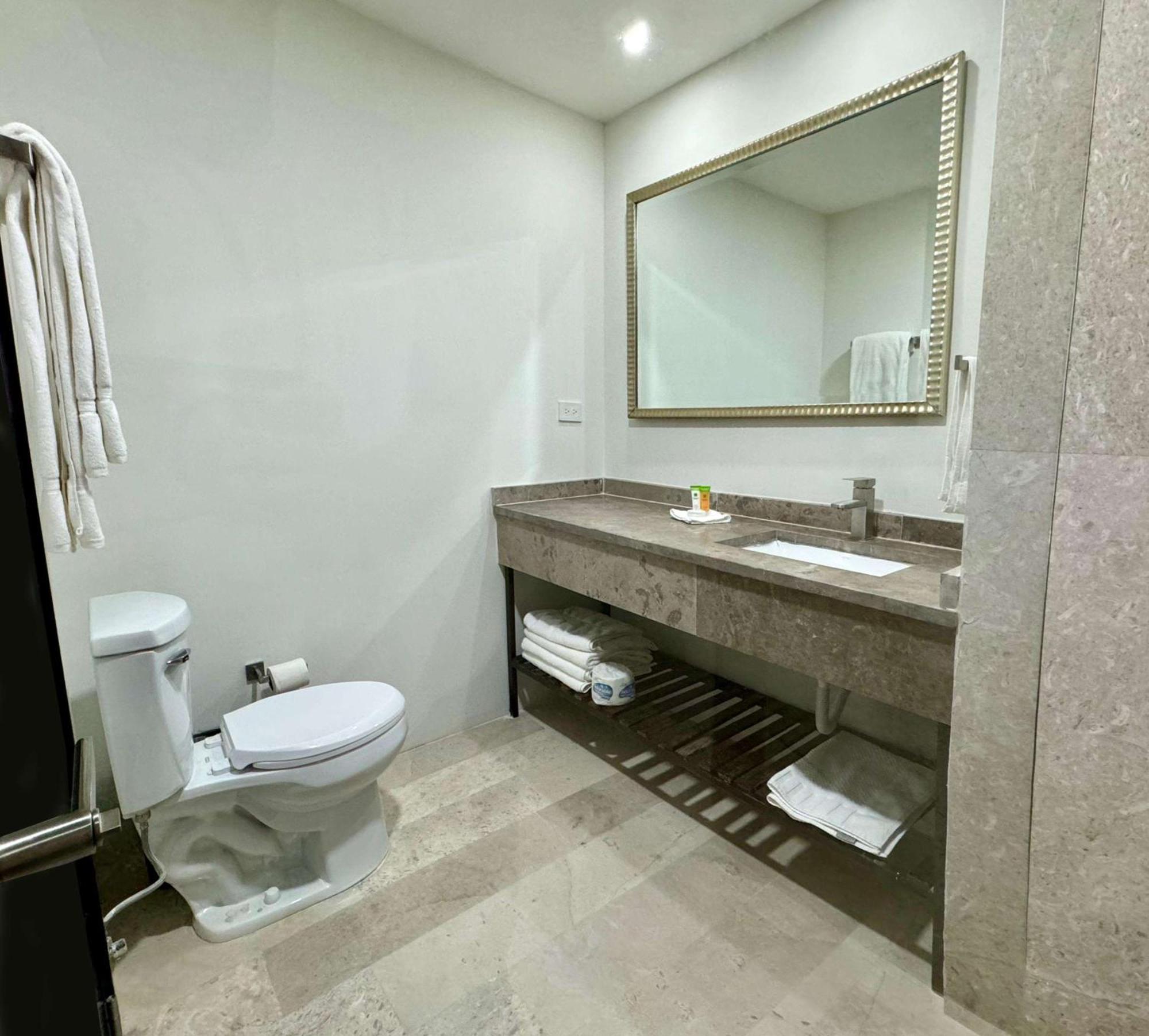 Best Western Plus Sacramento Chihuahua Eksteriør billede