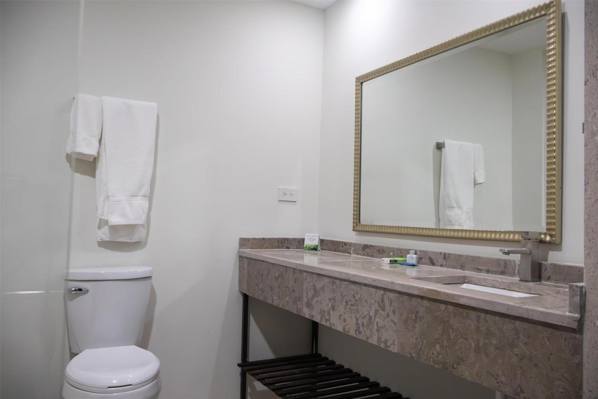 Best Western Plus Sacramento Chihuahua Eksteriør billede