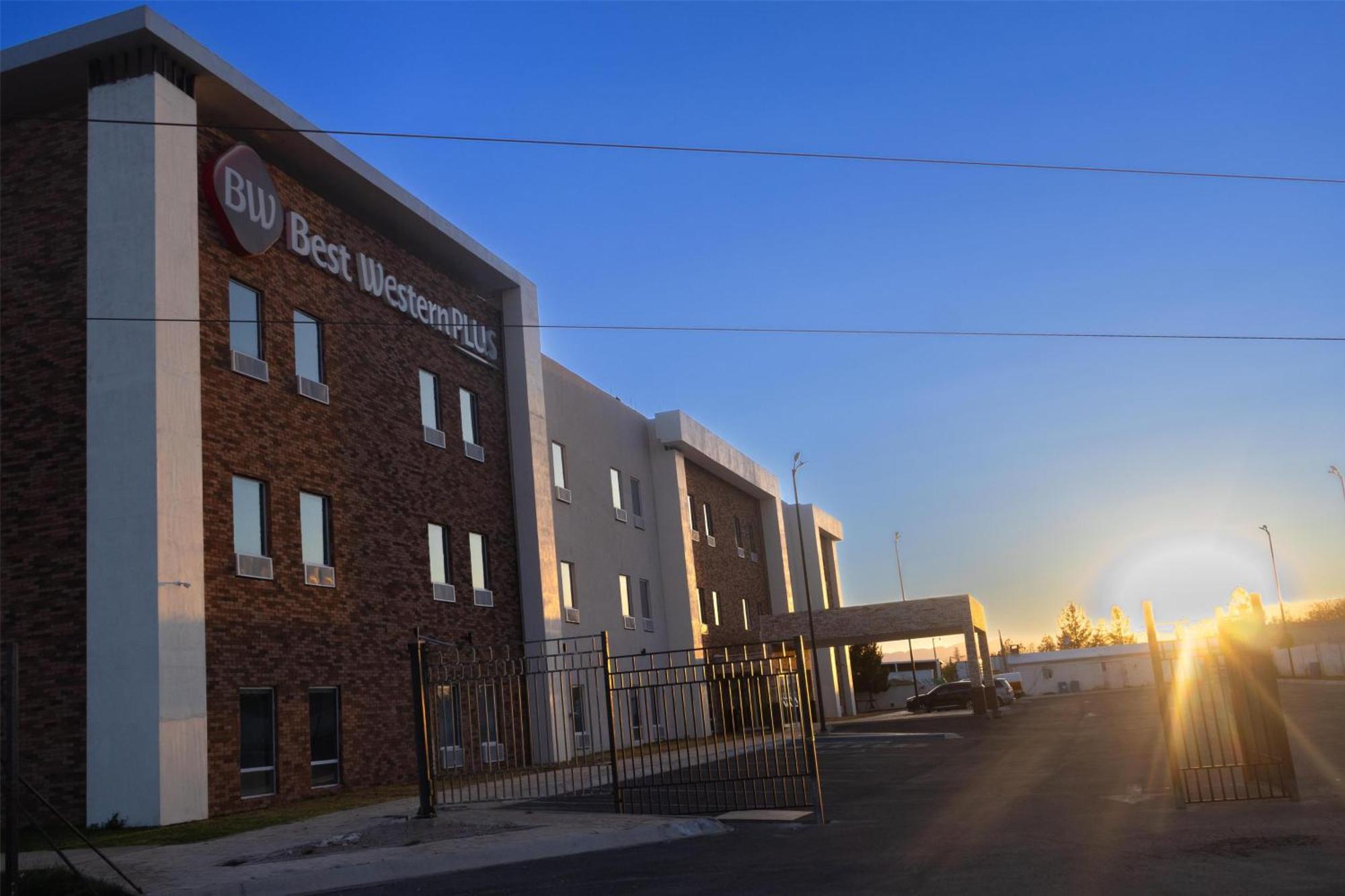 Best Western Plus Sacramento Chihuahua Eksteriør billede